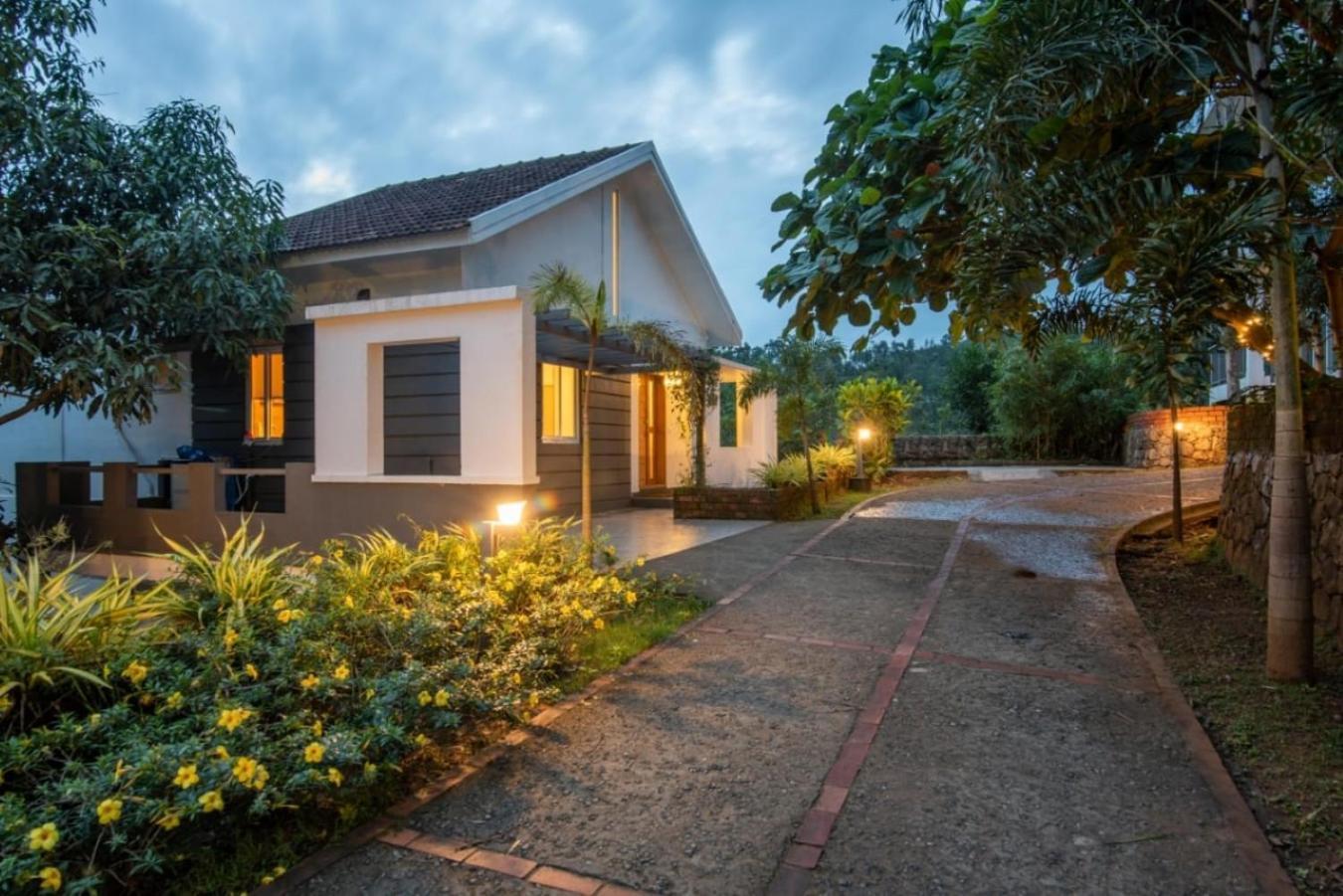 Dazzle Villa Resort Kalpetta Esterno foto